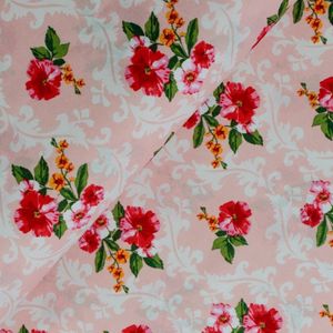 Oxford Estampado com Rosas Vermelhas com Fundo Rosa Bebê