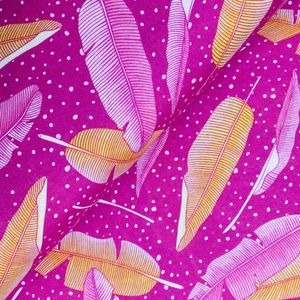 Viscose Estampada - Folhas Amarelas no Fundo Rosa (1,50 Larg)